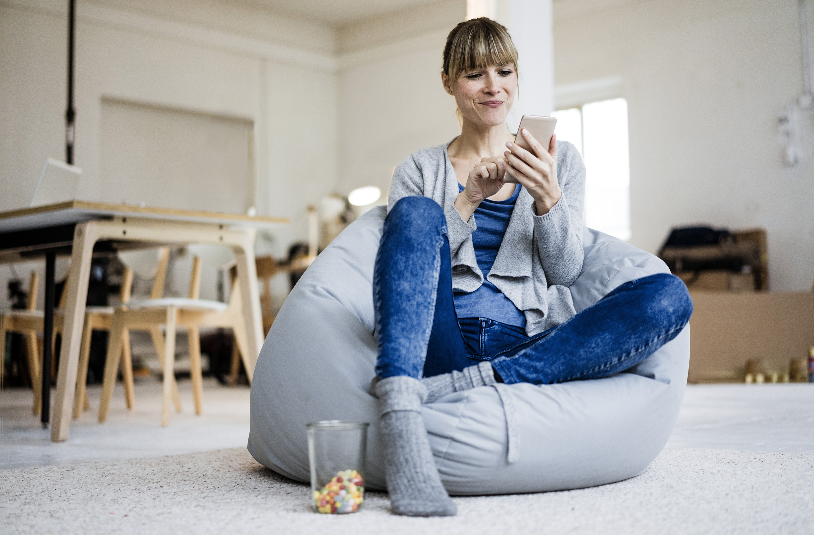 vrouw met telefoon